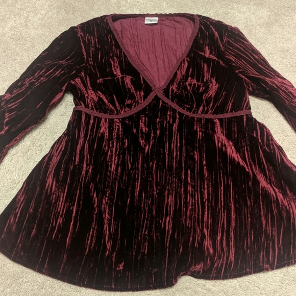 Motherhood Maternity Velvet Blouse - Picture 5 of 5